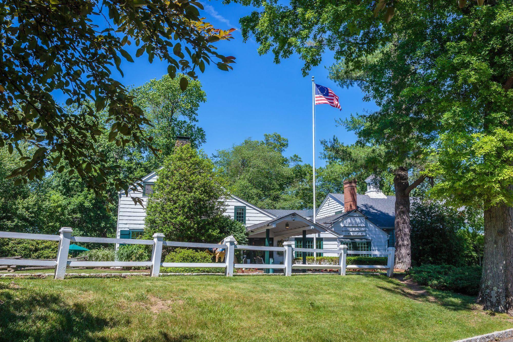 The Olde Mill Inn Basking Ridge Экстерьер фото